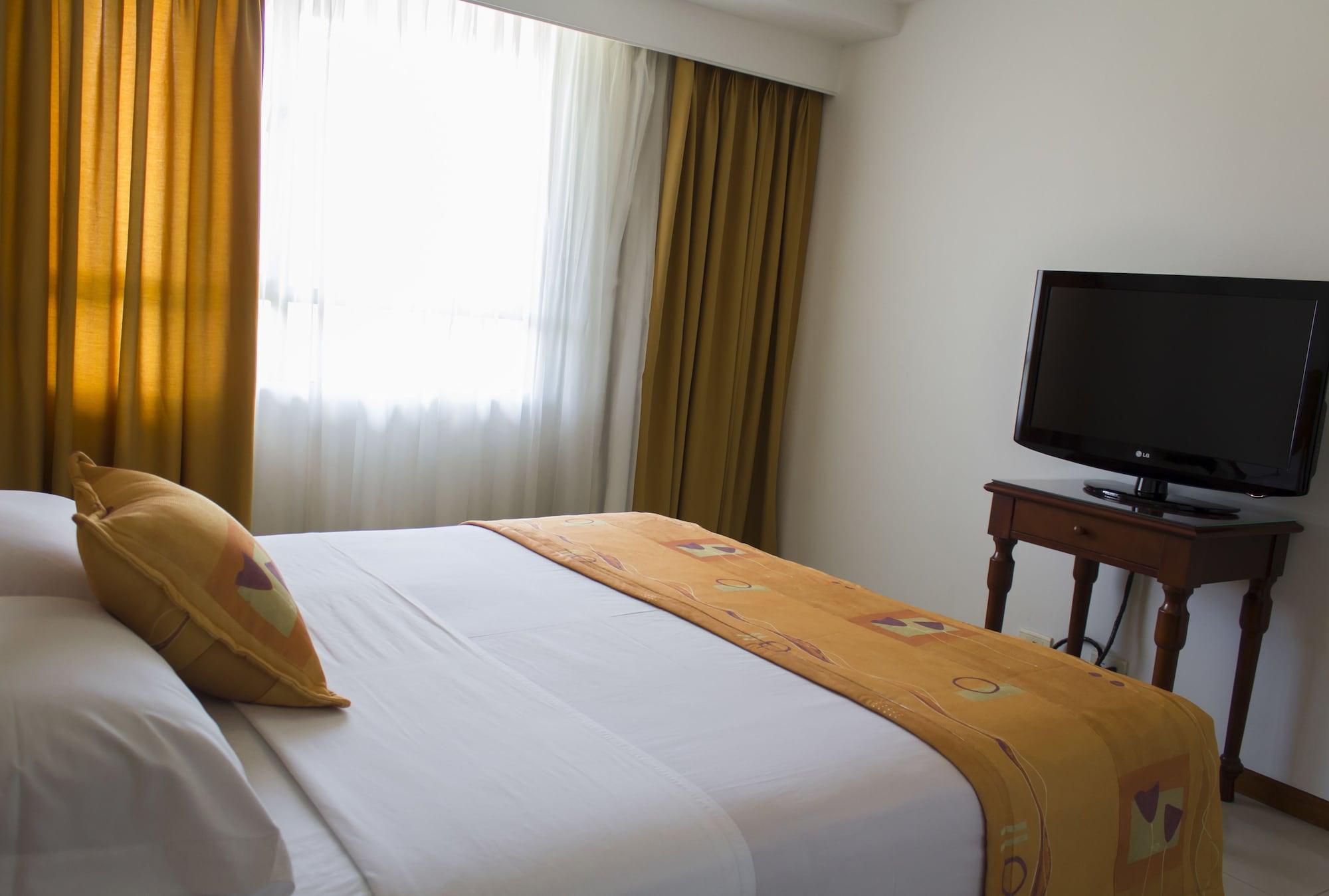 Portal Del Rodeo Apartahotel Medellín Esterno foto