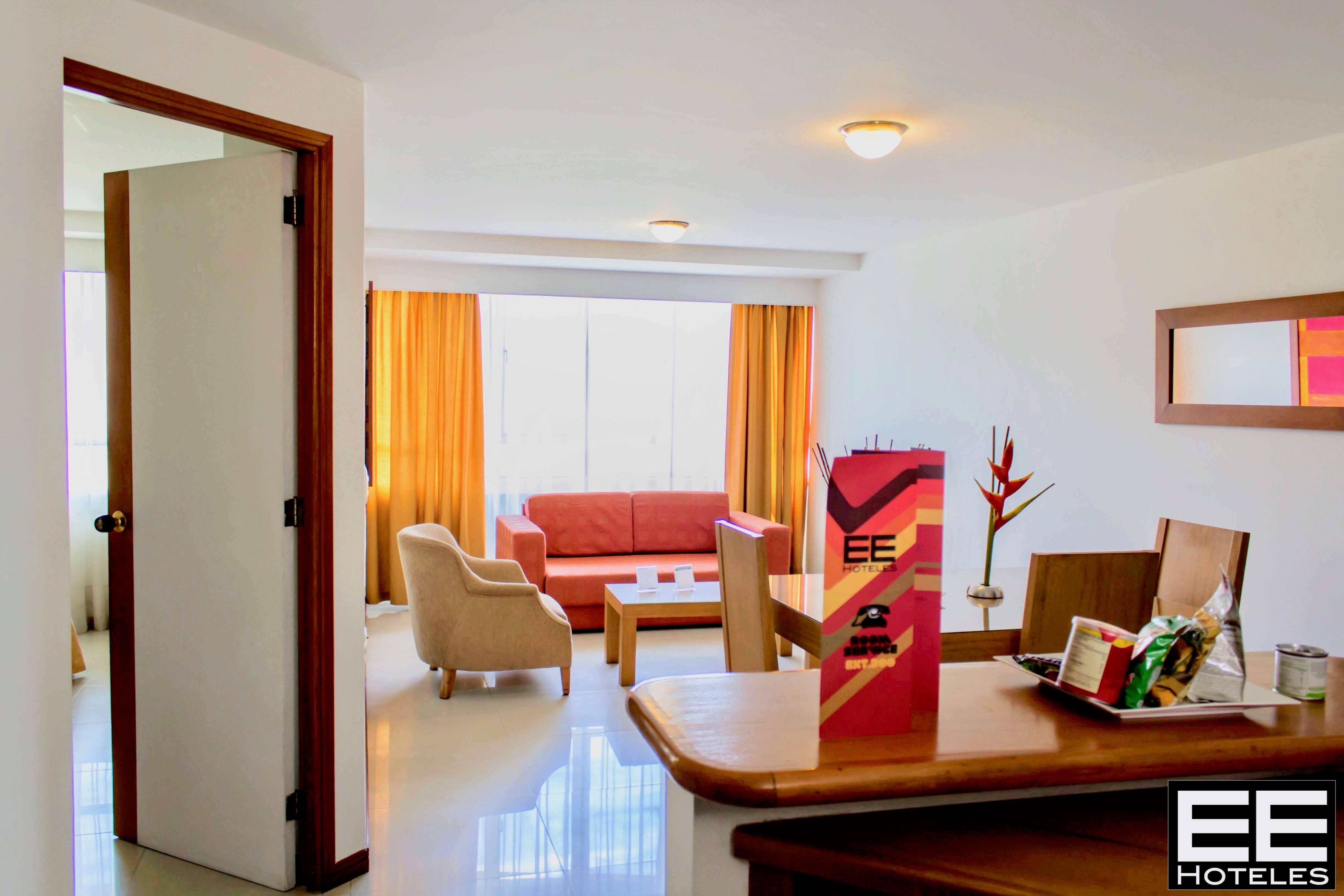Portal Del Rodeo Apartahotel Medellín Esterno foto