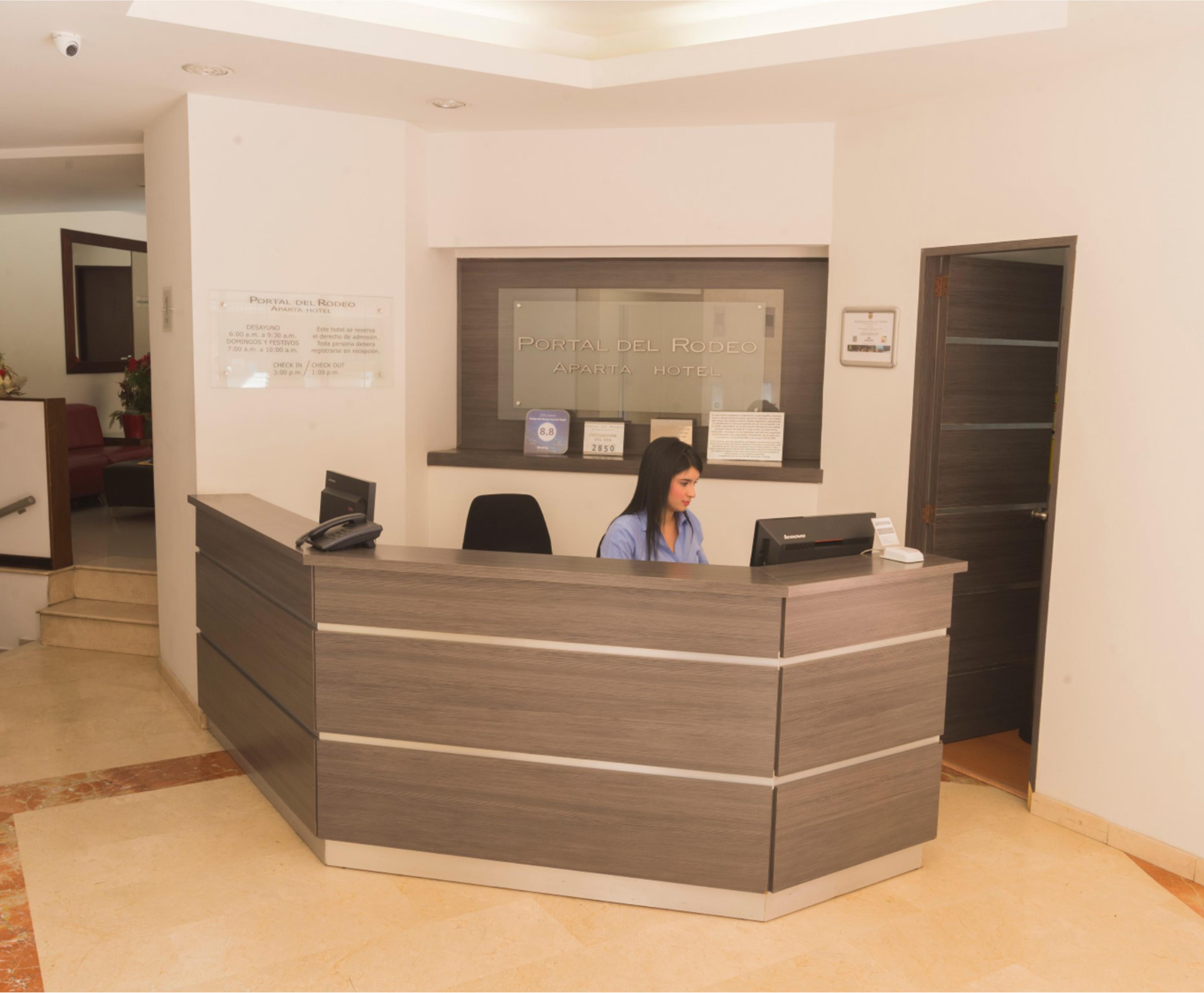 Portal Del Rodeo Apartahotel Medellín Esterno foto