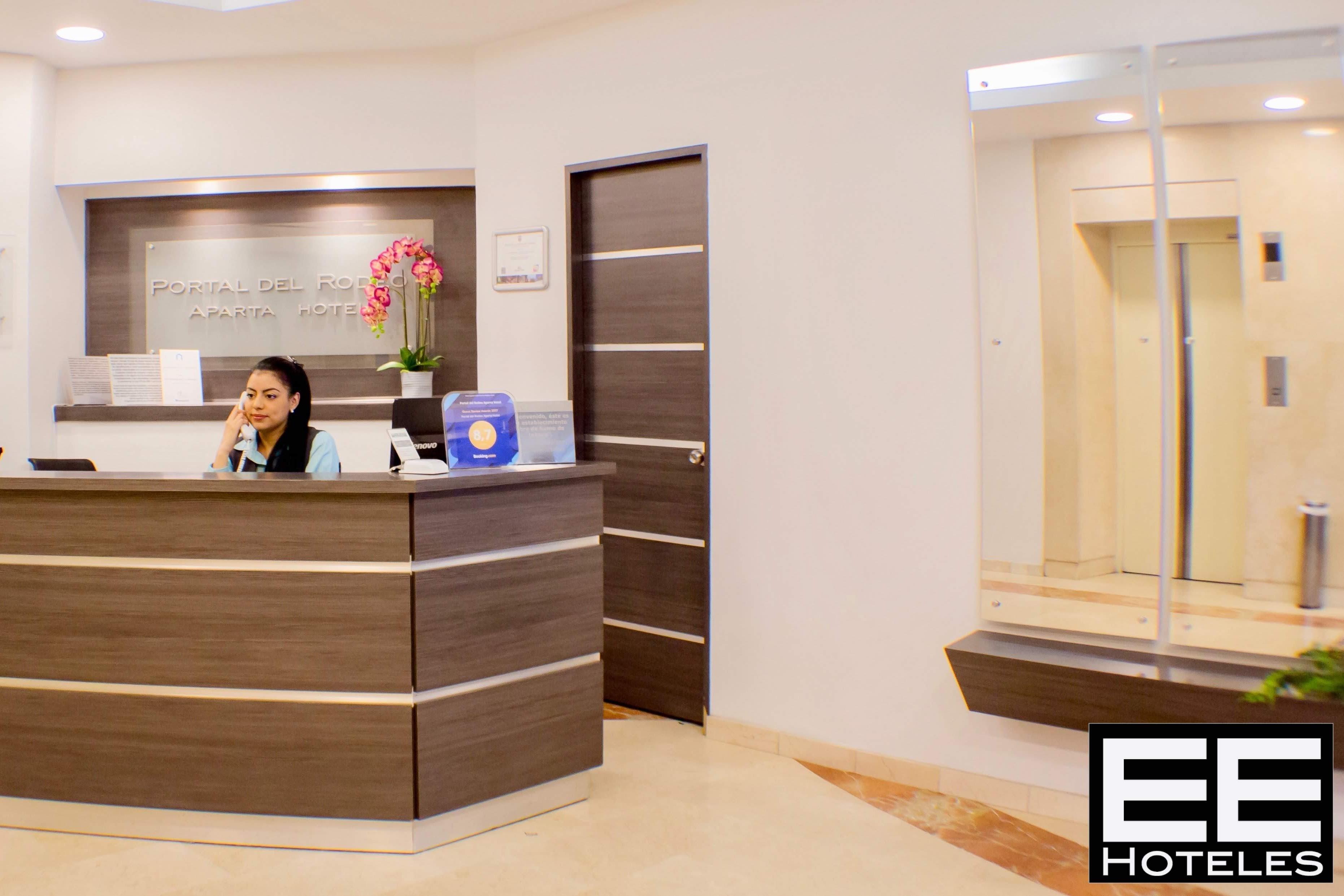 Portal Del Rodeo Apartahotel Medellín Esterno foto
