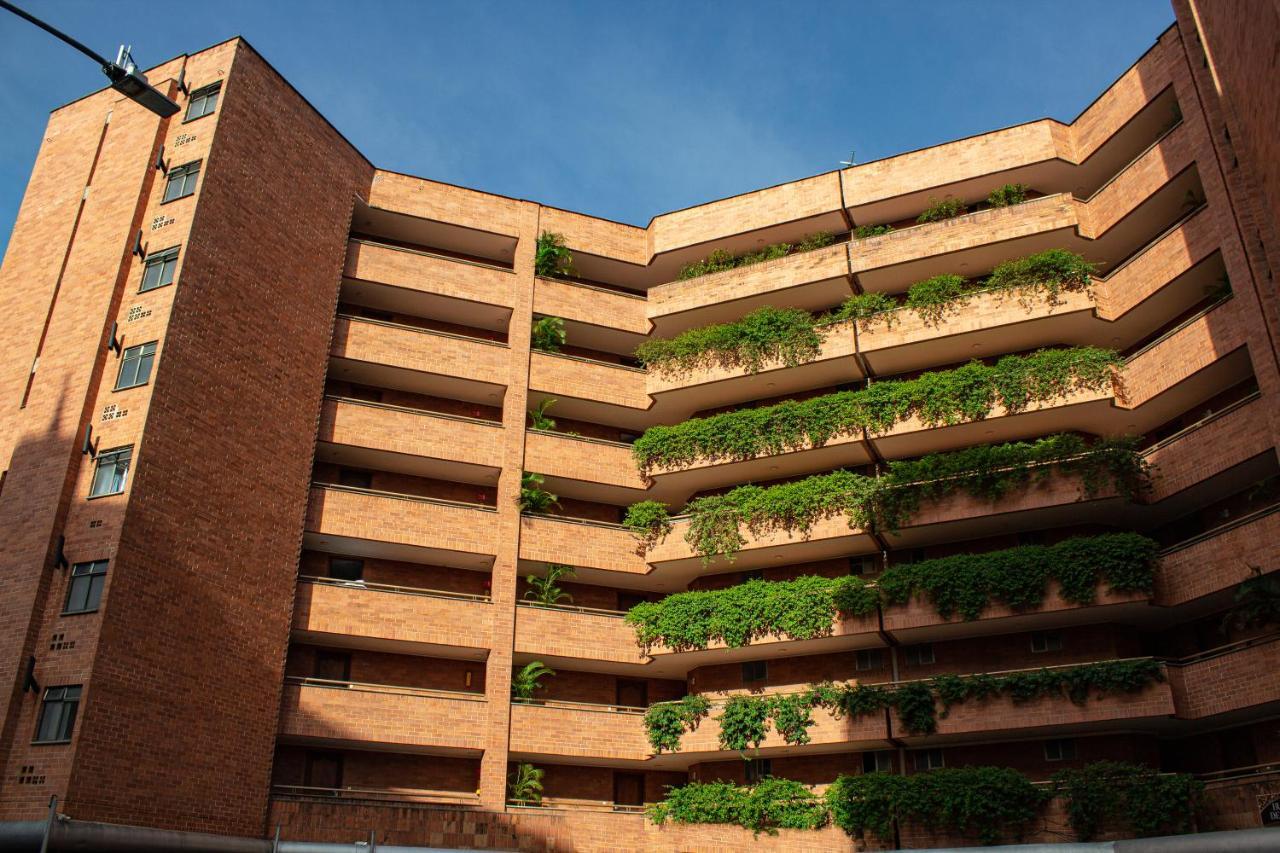 Portal Del Rodeo Apartahotel Medellín Esterno foto