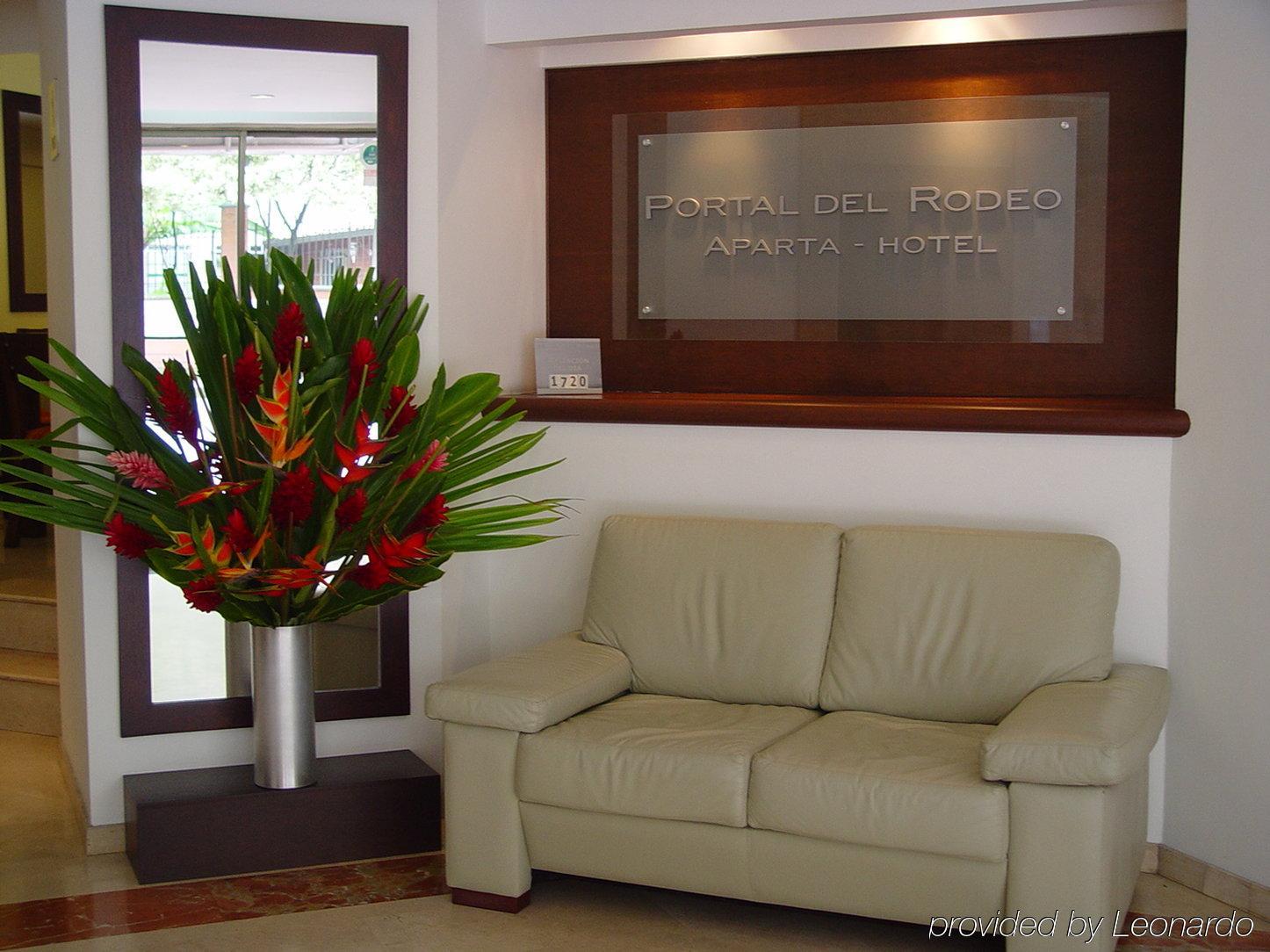 Portal Del Rodeo Apartahotel Medellín Esterno foto