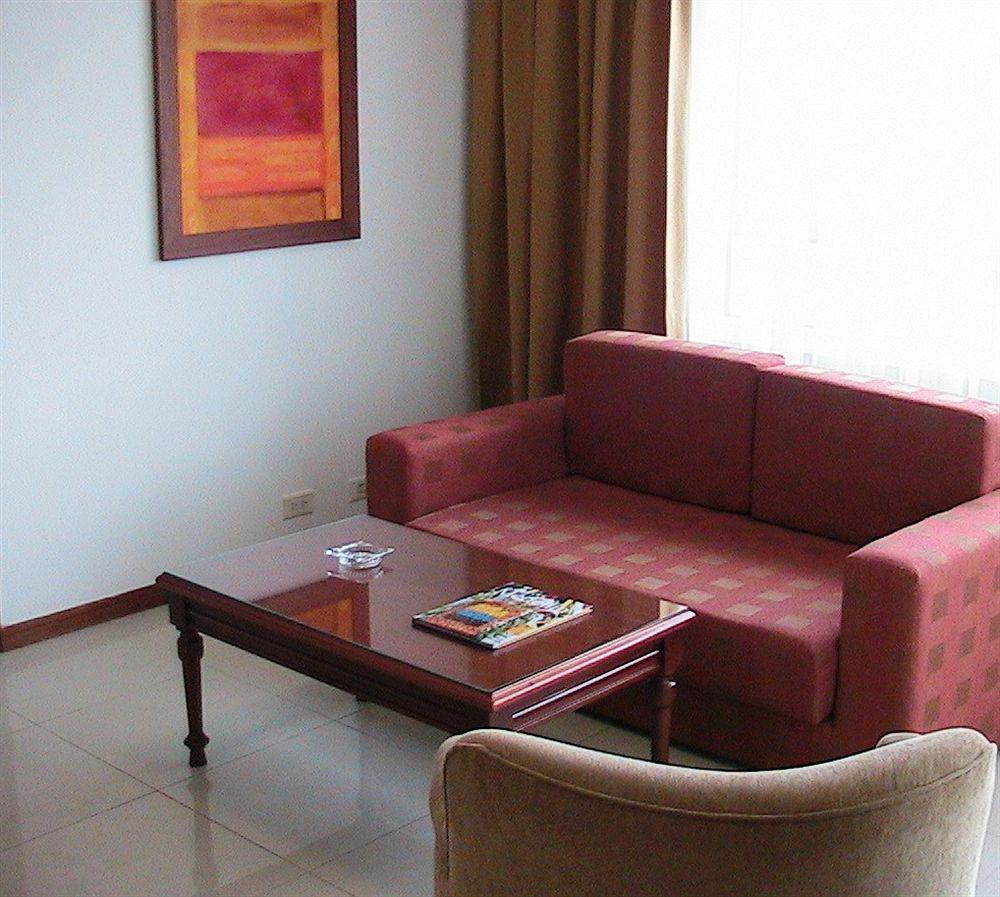 Portal Del Rodeo Apartahotel Medellín Esterno foto