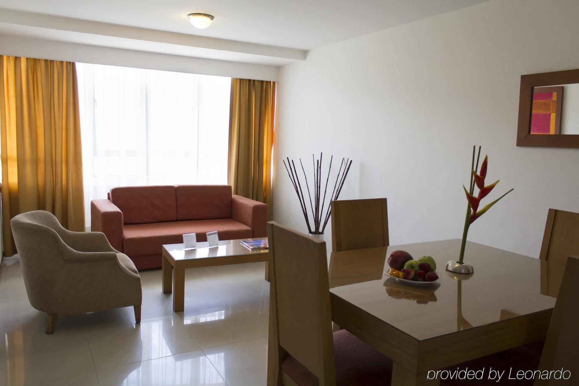 Portal Del Rodeo Apartahotel Medellín Esterno foto