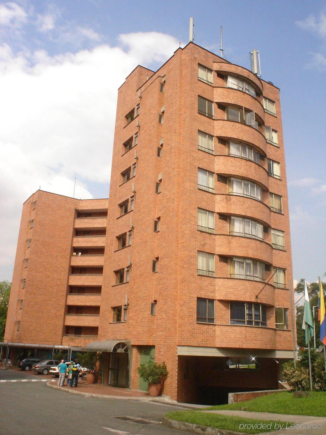 Portal Del Rodeo Apartahotel Medellín Esterno foto